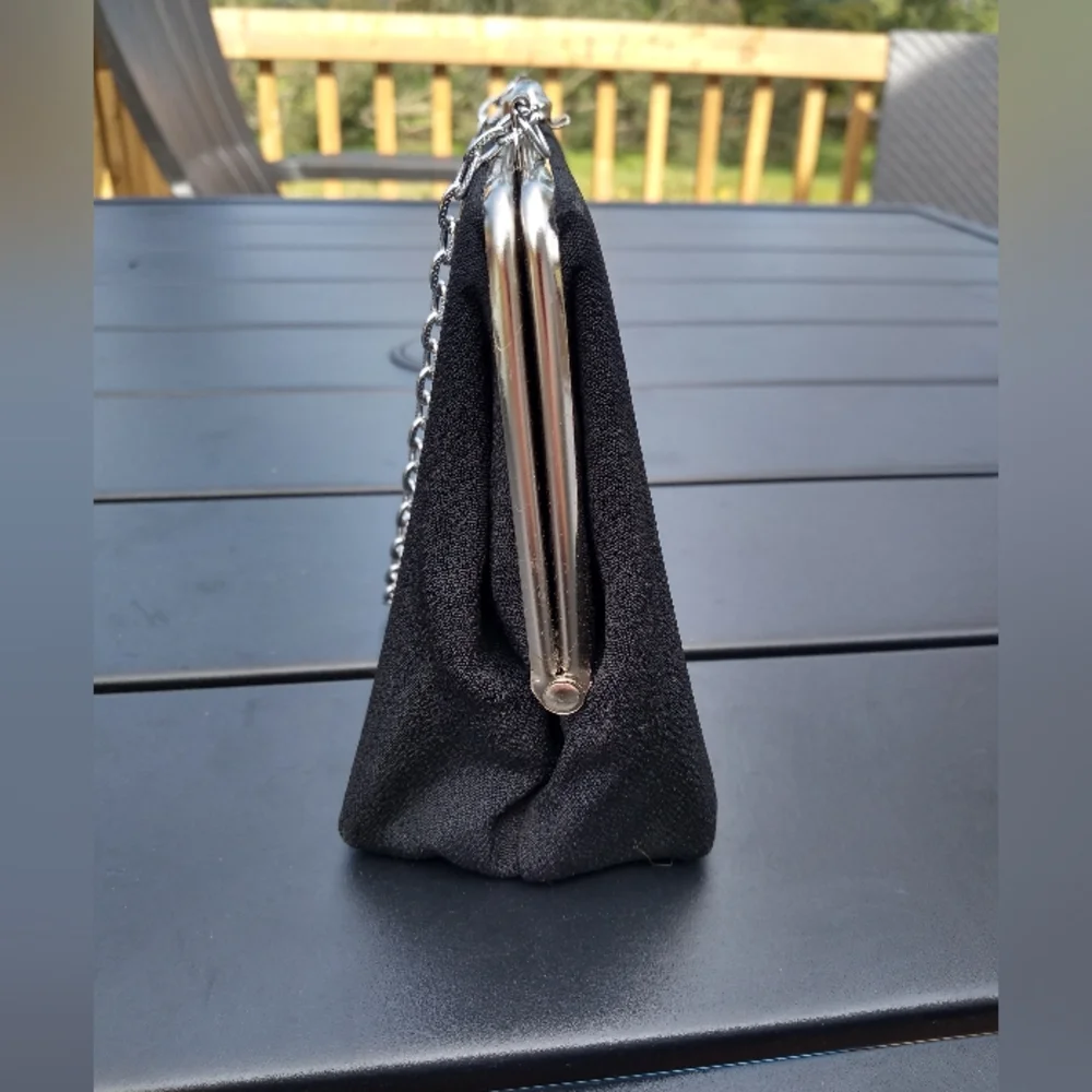 Vintage Black Evening Bag Purse, Silver Chain Strap, Hinged Opening, Clo… - Picture 3 of 13